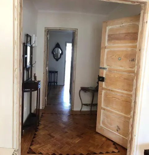 Campolide Nest * Лиссабон