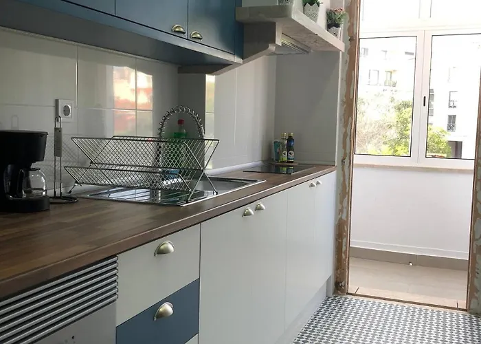 Campolide Nest Лиссабон